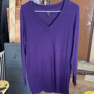 Apt. 9 Women's V-Neck Sweater in Deep Purple